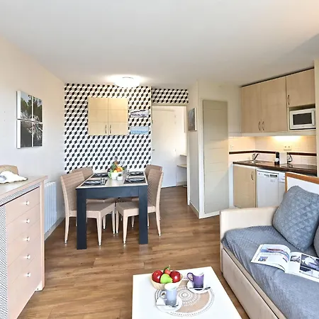 Apartment Village Cap Esterel - Le Village-82 By Interhome